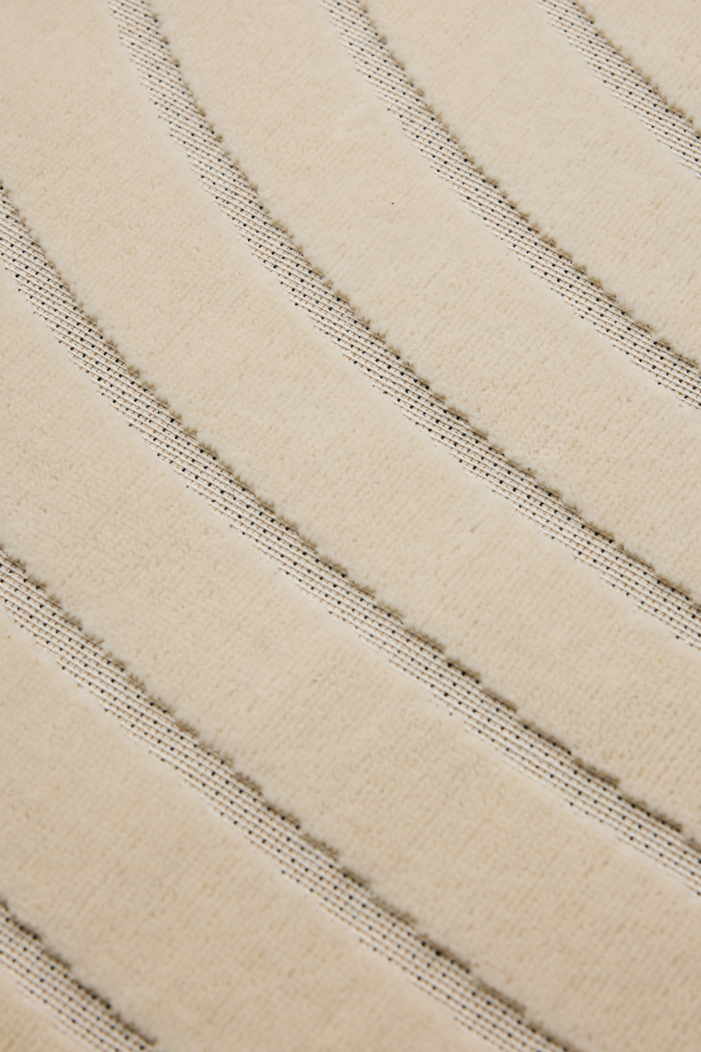 108618-1002_1; Vallila Solmu-matto Valkoinen / 160x230 cm