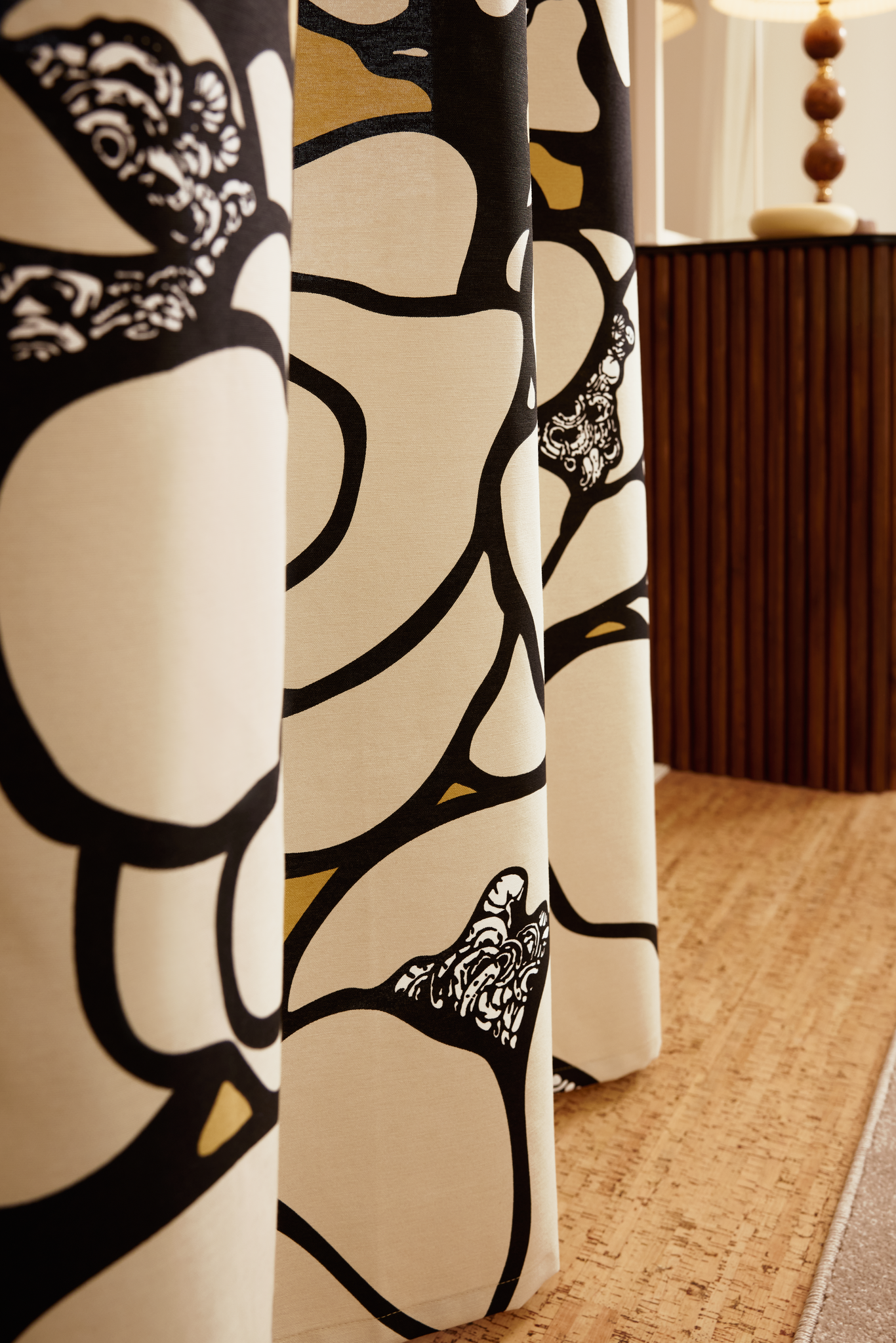 107212-1203_1; Vallila Makeba-verho Camel / 140x250 cm