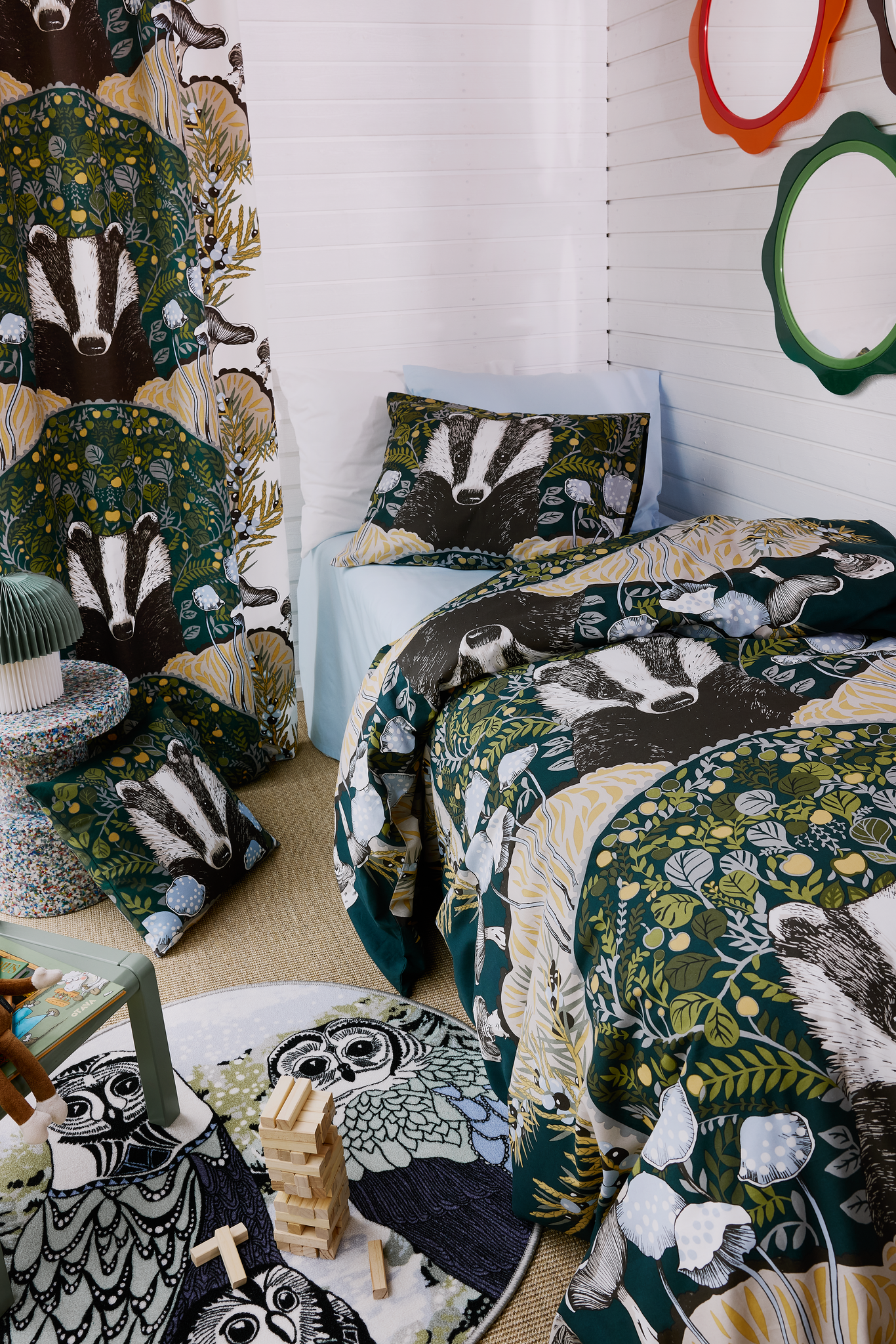 108804-7800_1; 106710-7800_1; Vallila Yövuoro-pussilakanasetti Tummanvihreä / 150x210 cm