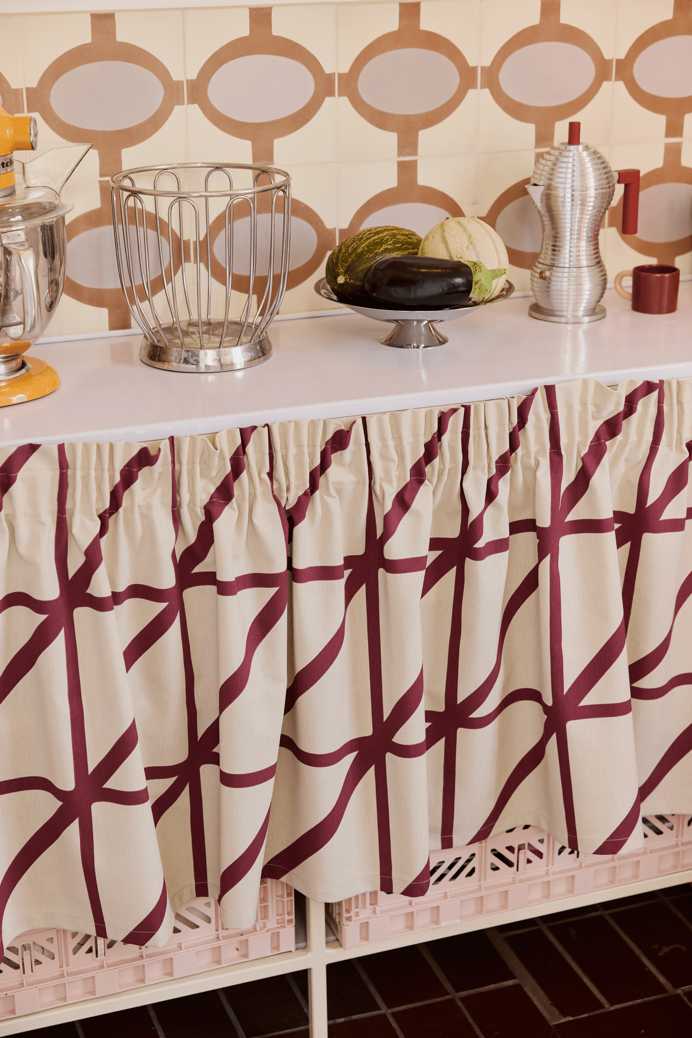 23310-239828-1049VA_1; Vallila Lucina-verhokappa Beige-viininpunainen / 60x250 cm