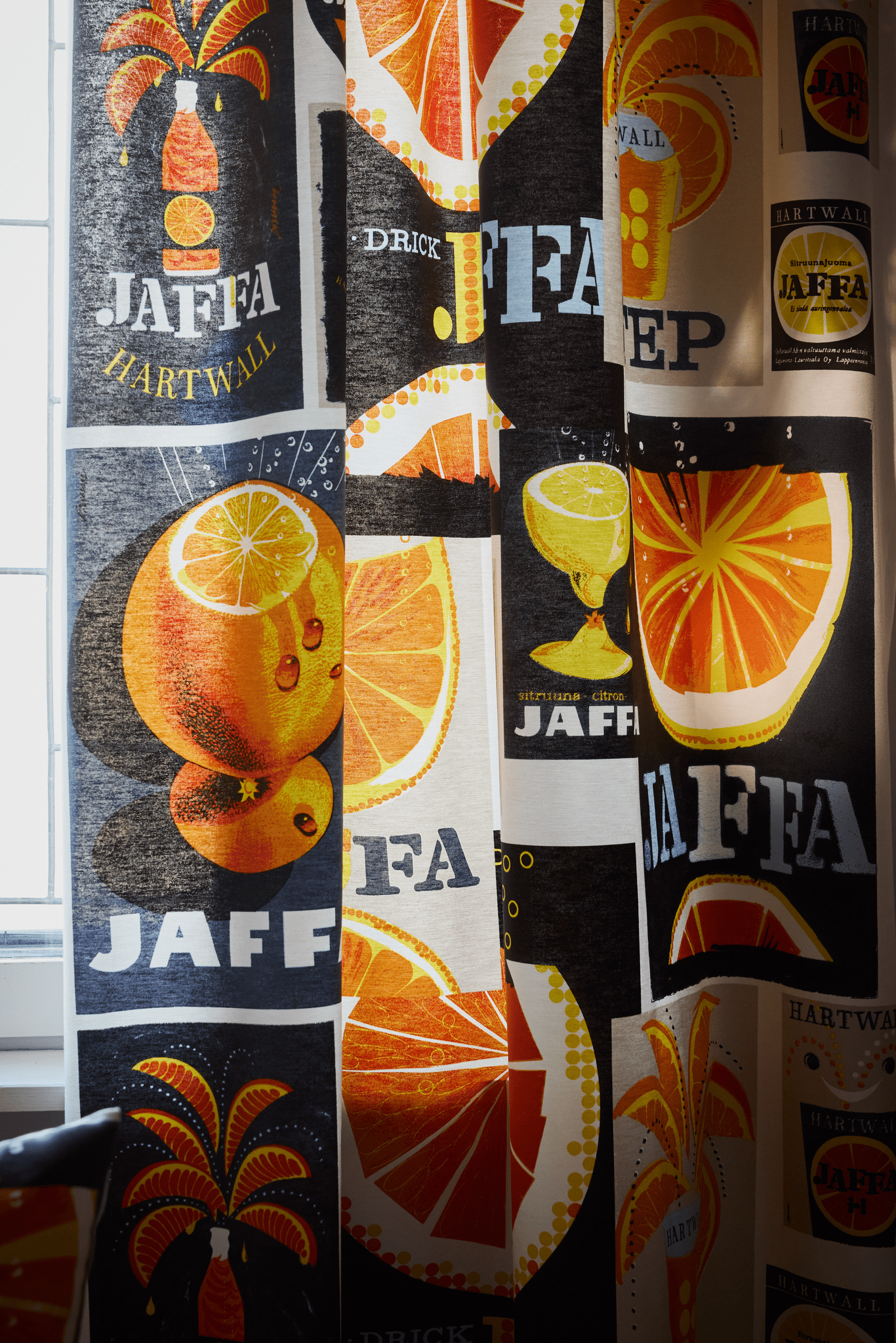 23310-81704-8000CU_2; Vallila Juhlajaffa-verho Monivärinen / 140x250 cm