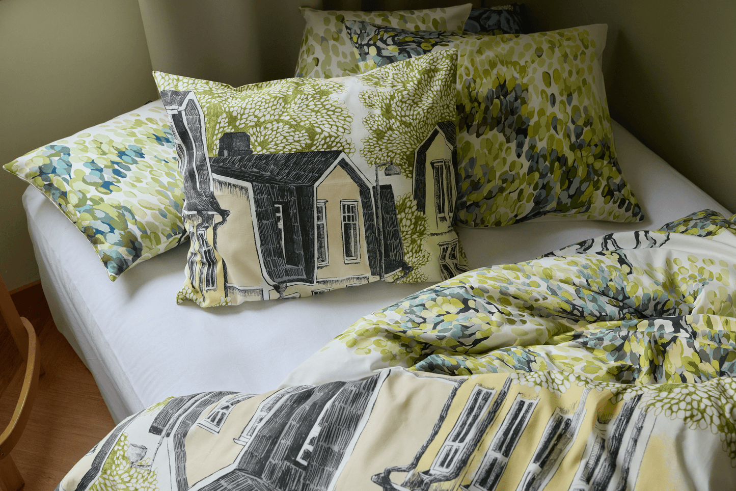 108581-7300_1; Vallila Väre-koristetyynynpäällinen Vihreä / 43x43 cm