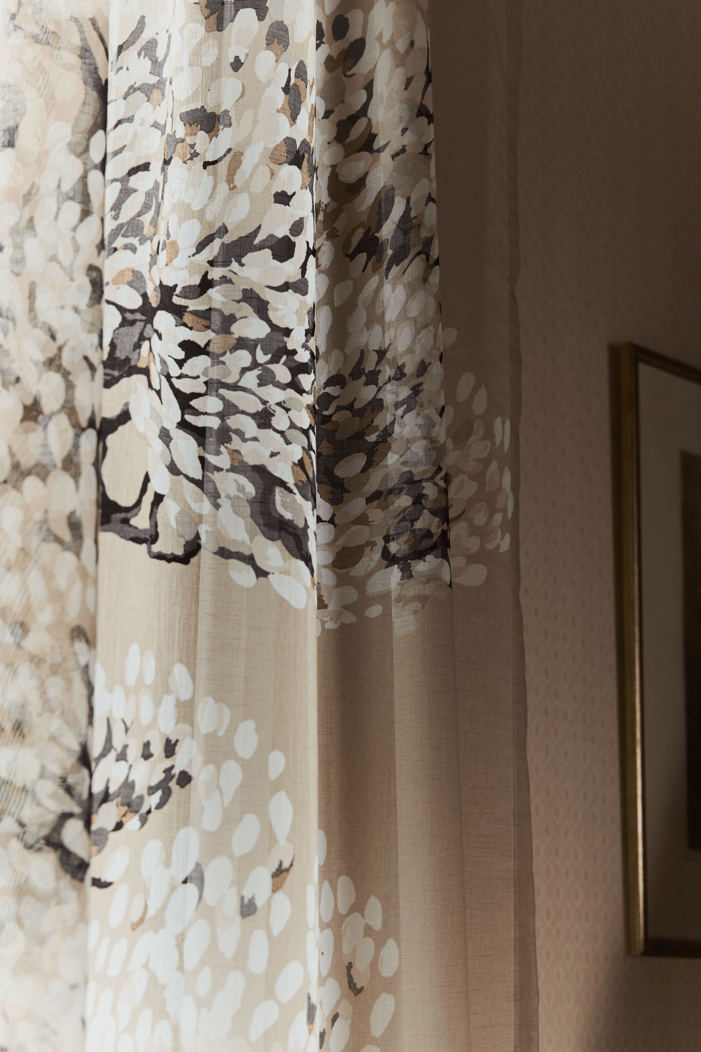 38946-81668-1001CU_3; Vallila Väre-valoverho Beige-valkoinen / 140x250 cm
