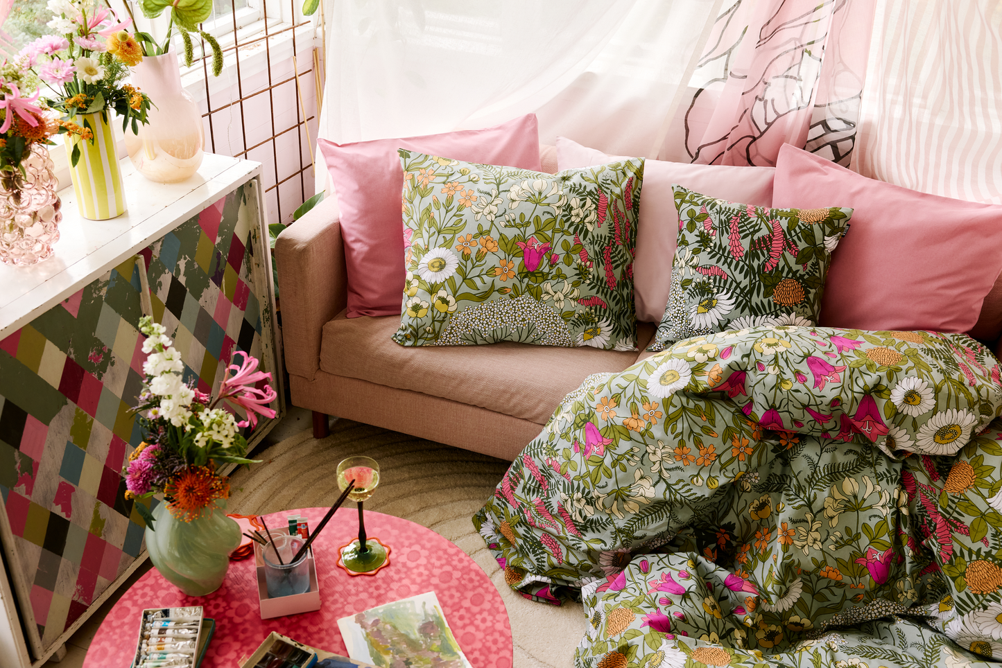 109041-7343_2; Vallila Ahomaa-tyynyliina Vihreä-pinkki / 50x60 cm