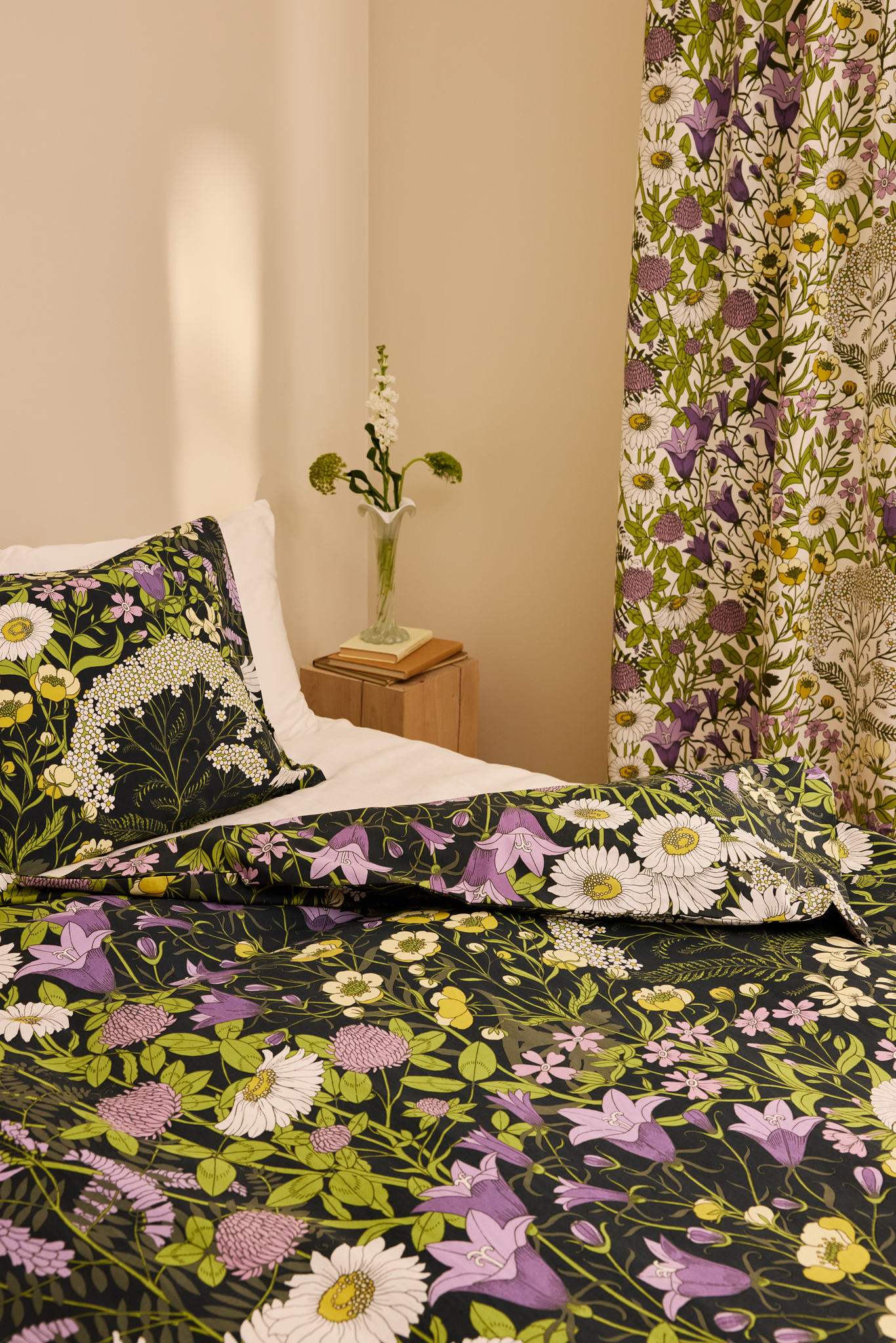 109006-6301_2; Vallila Ahomaa-verho Sininen-valkoinen / 140x240 cm