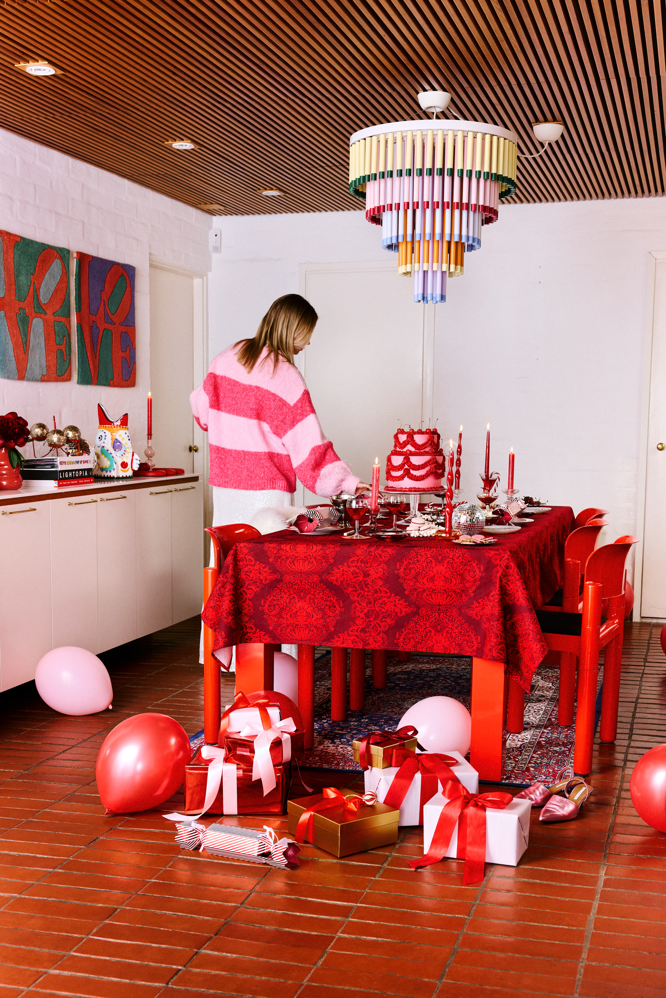 108797-4800_3; Vallila Mandariini-pöytäliina Punainen / 145x250 cm