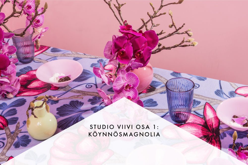 Magnolian oksat ja orkidea