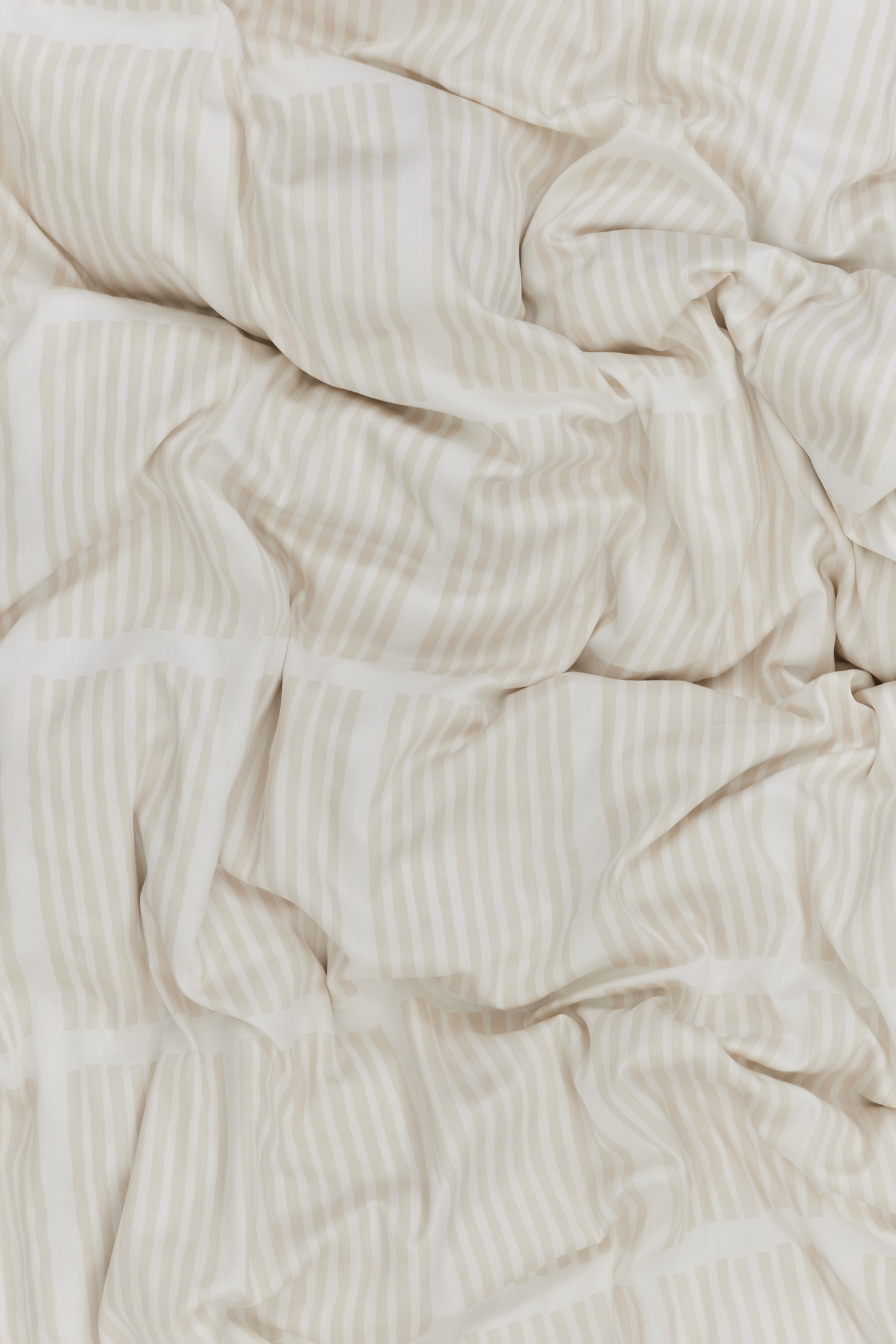 108249-0310_1; Vallila Saga-satiinipussilakanasetti Beige / 150x210 cm 