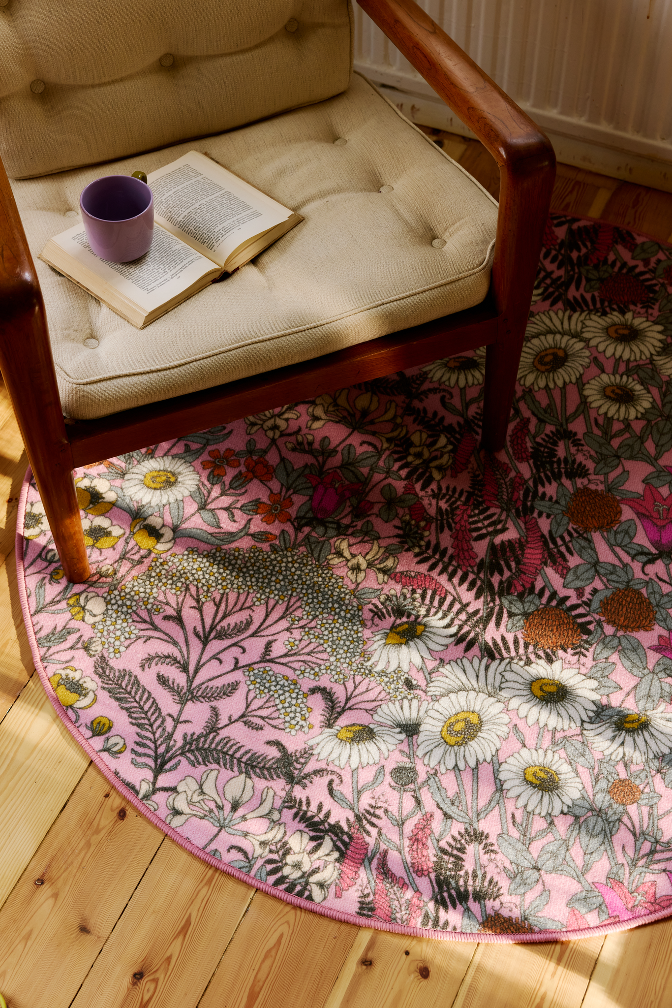 109076-4100_1; Vallila Ahomaa-matto Pinkki / Ø133 cm 