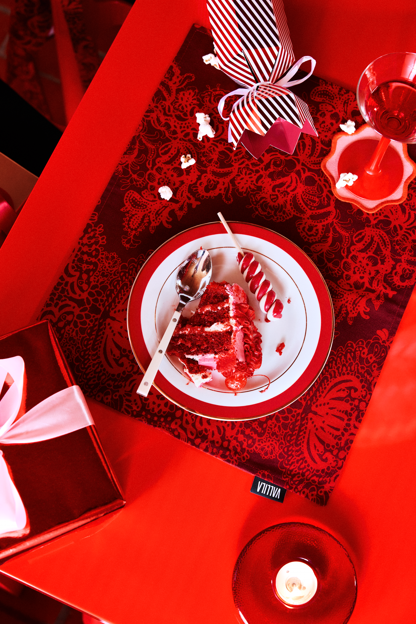 108798-4800_2; Vallila Mandariini-tabletti 2 kpl Punainen / 42x32 cm 