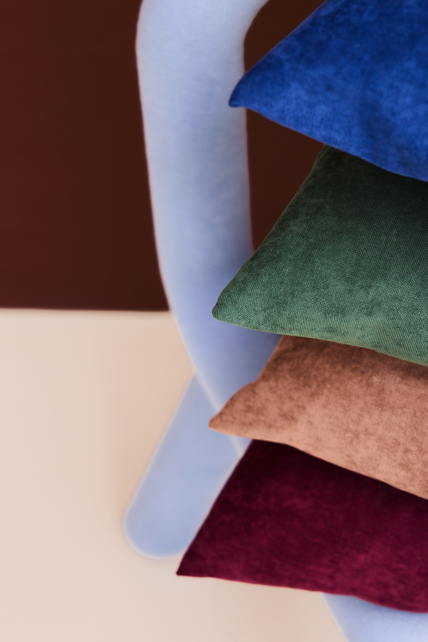 101139-6700_1; 101139-1200_1; 101139-7700_1; 101139-4900_1; Vallila Royal-koristetyynynpäällinen Burgundy / 43x43 cm 