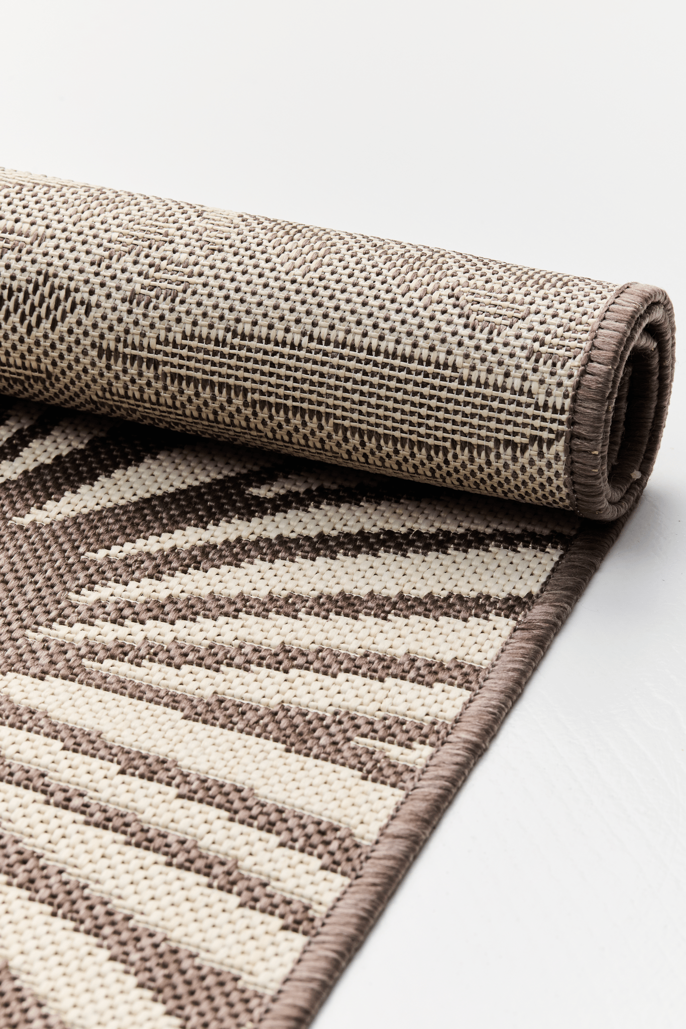 109068-1200_3; Vallila Stella-matto Taupe / 133x190 cm 