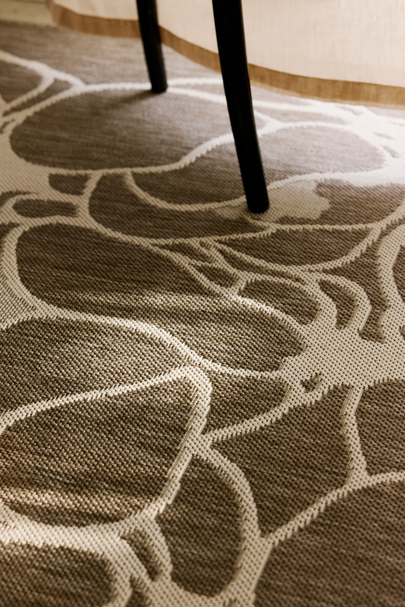 108297-1001_1; Vallila Makeba-matto Beige-valkoinen / 160x230 cm 