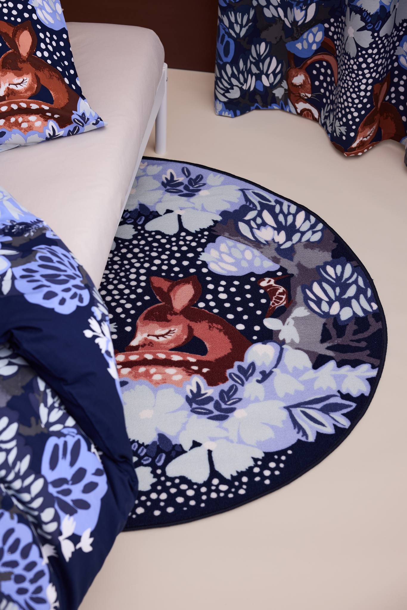 108966-6300_2; Vallila Nokosilla-matto Sininen / Ø133 cm 