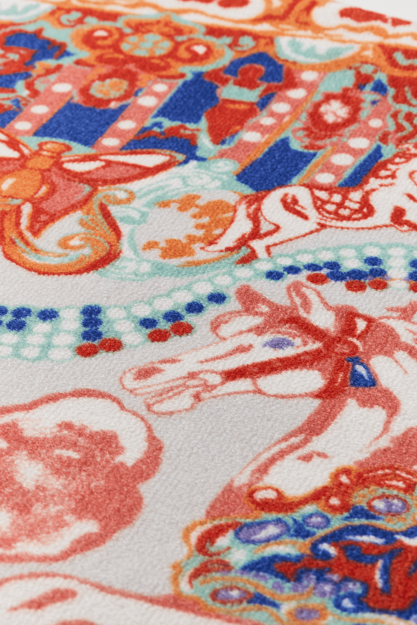 109221-8000_4; 109222-8000_4; Vallila Fanfaari-matto Monivärinen / Ø133 cm 