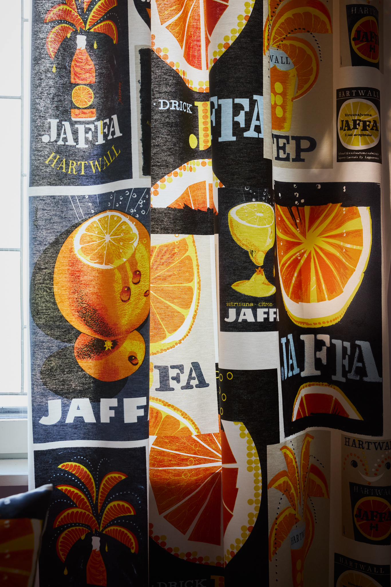 23310-81704-8000CU_2; Vallila Juhlajaffa-verho Monivärinen / 140x250 cm 