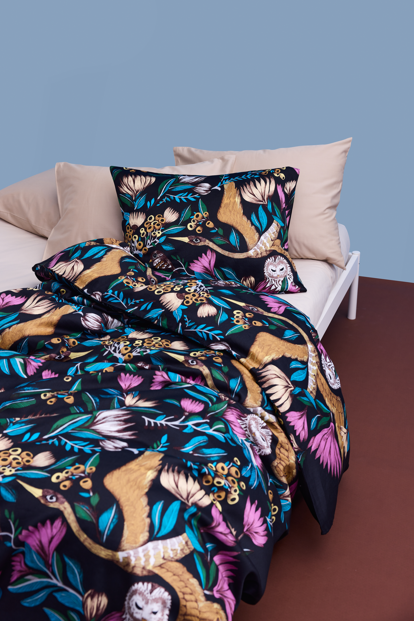 106825-8000_1; Vallila Lemmittyni-satiinipussilakanasetti Monivärinen / 150x210 cm 