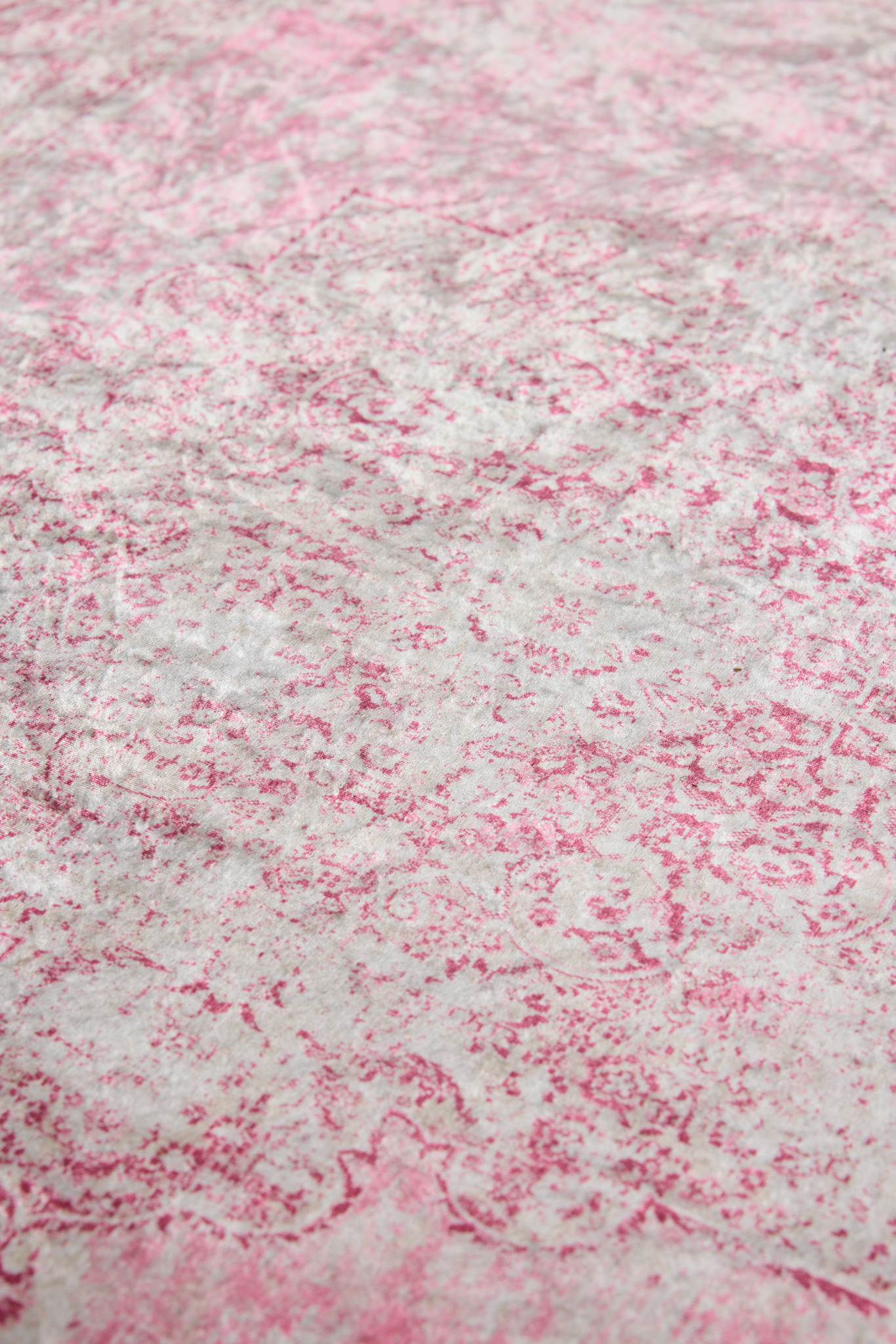 102160-4000_1; 101993-4000_1; 104542-4000_1; Vallila Topaasi-matto Pinkki / 140x200 cm 