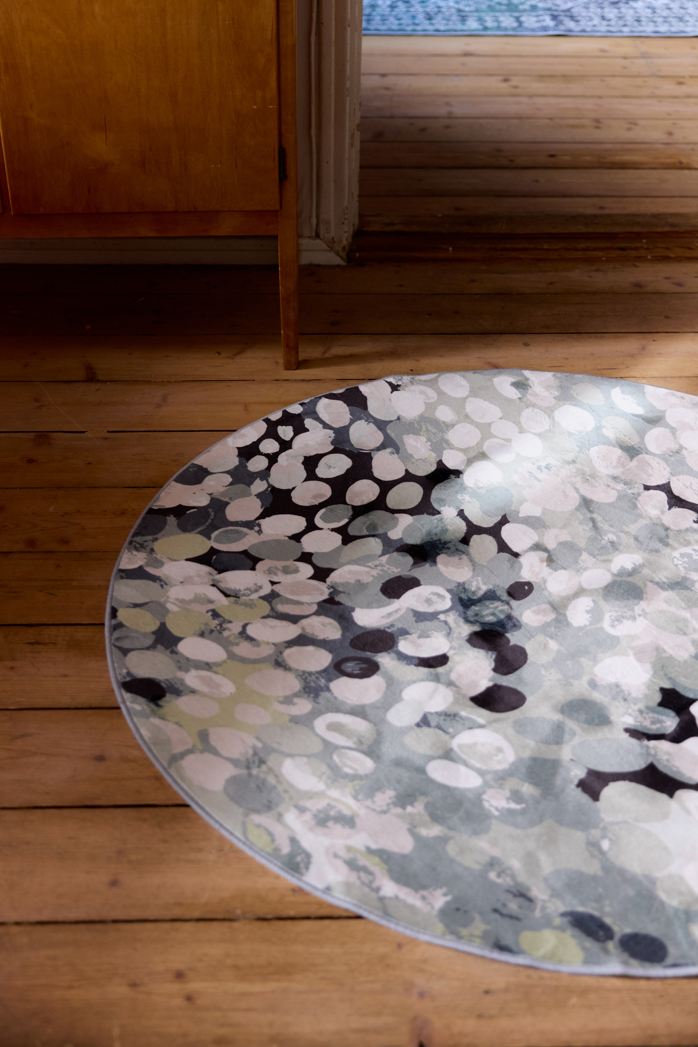 109104-7710_1; Vallila Puhuri-matto Salvianvihreä / Ø120 cm 