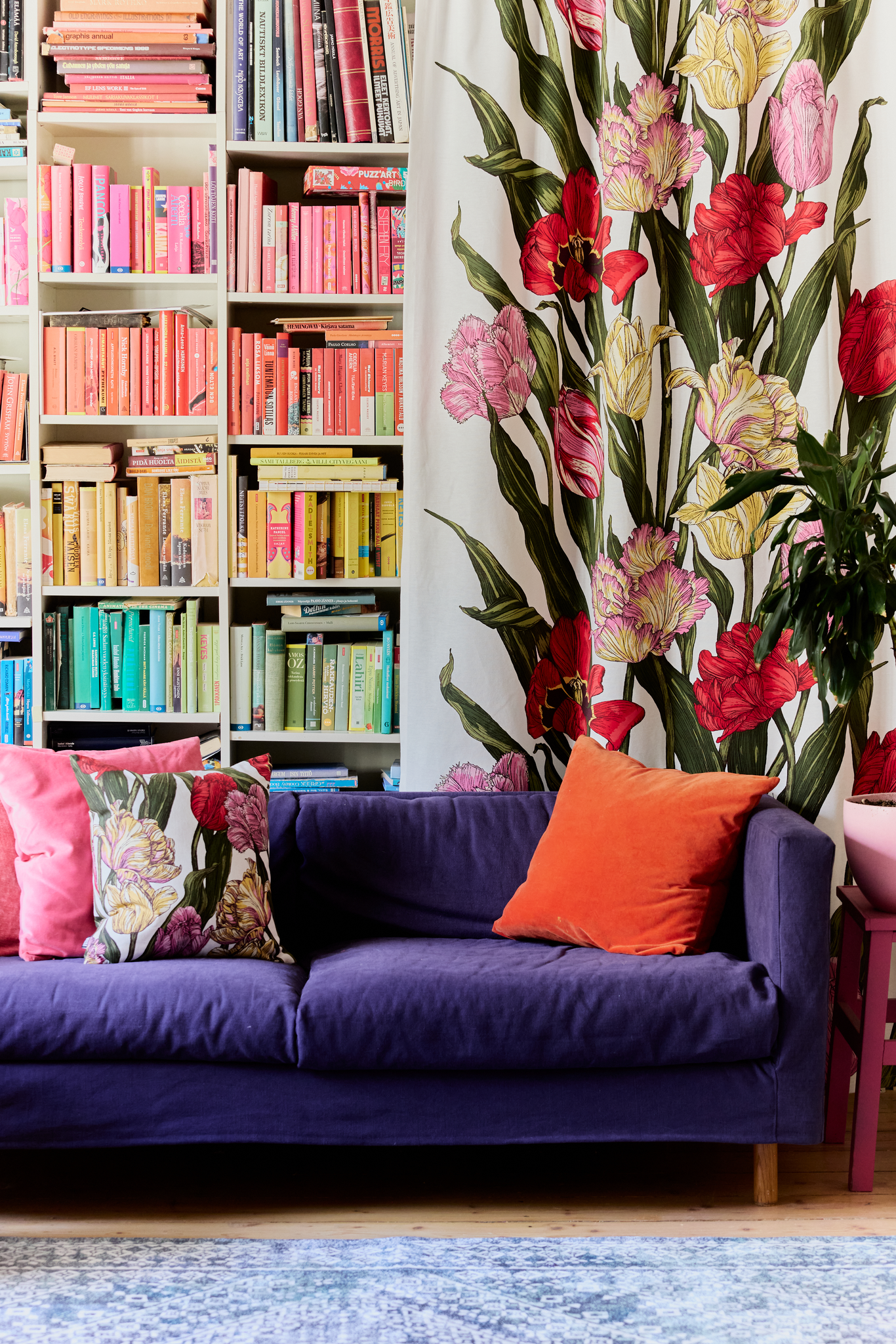 109008-8001_2; Vallila Kukoistus-verho Monivärinen-valkoinen / 140x250 cm 