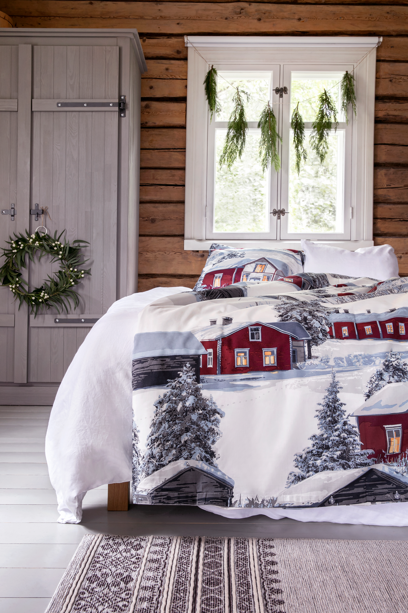 102407-1_1; Vallila Muisto-pussilakanasetti Punainen / 150x210 cm 