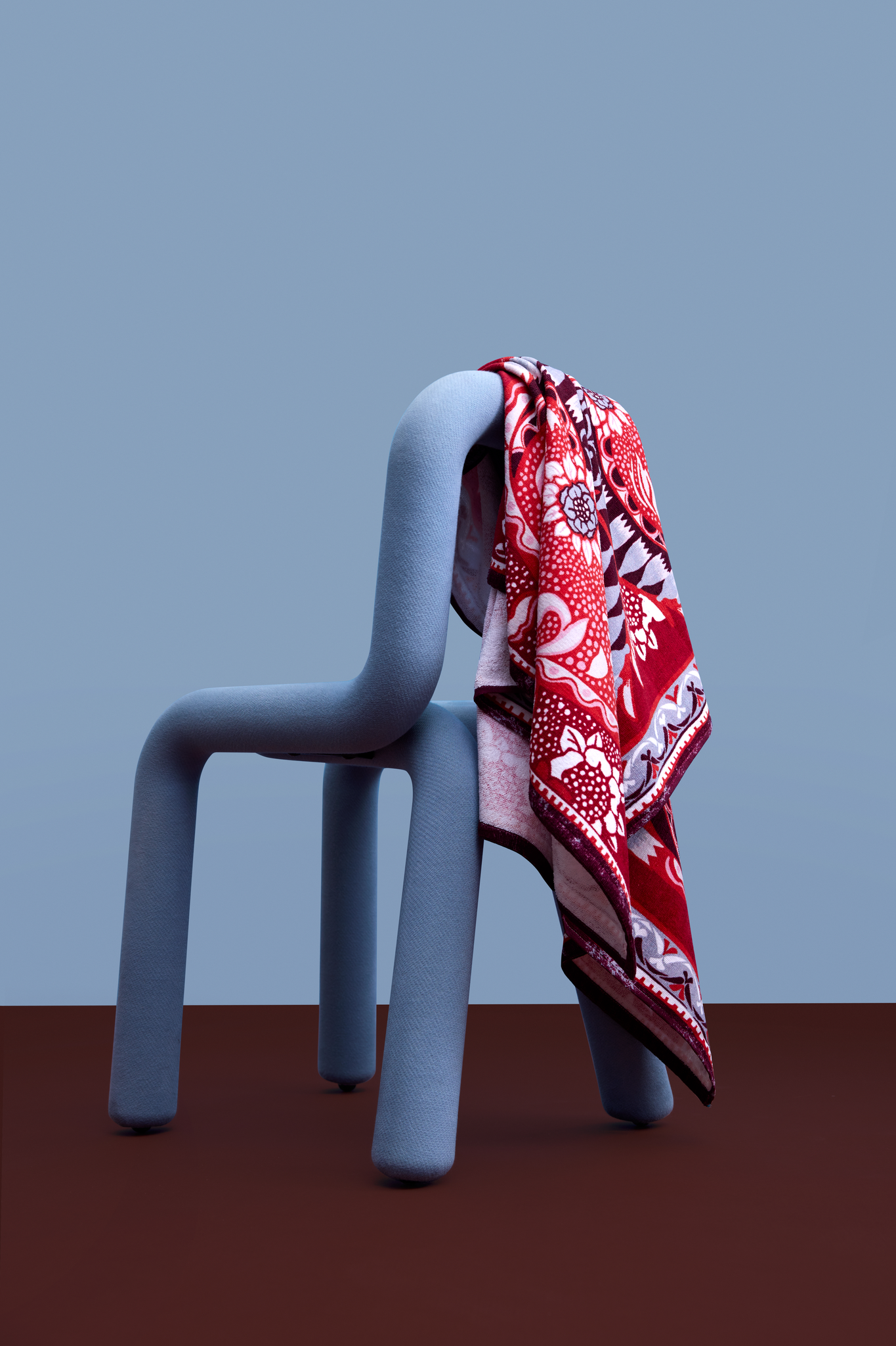 108958-4890_1; Vallila Sumeri-kylpypyyhe Punainen-harmaa / 70x140 cm 