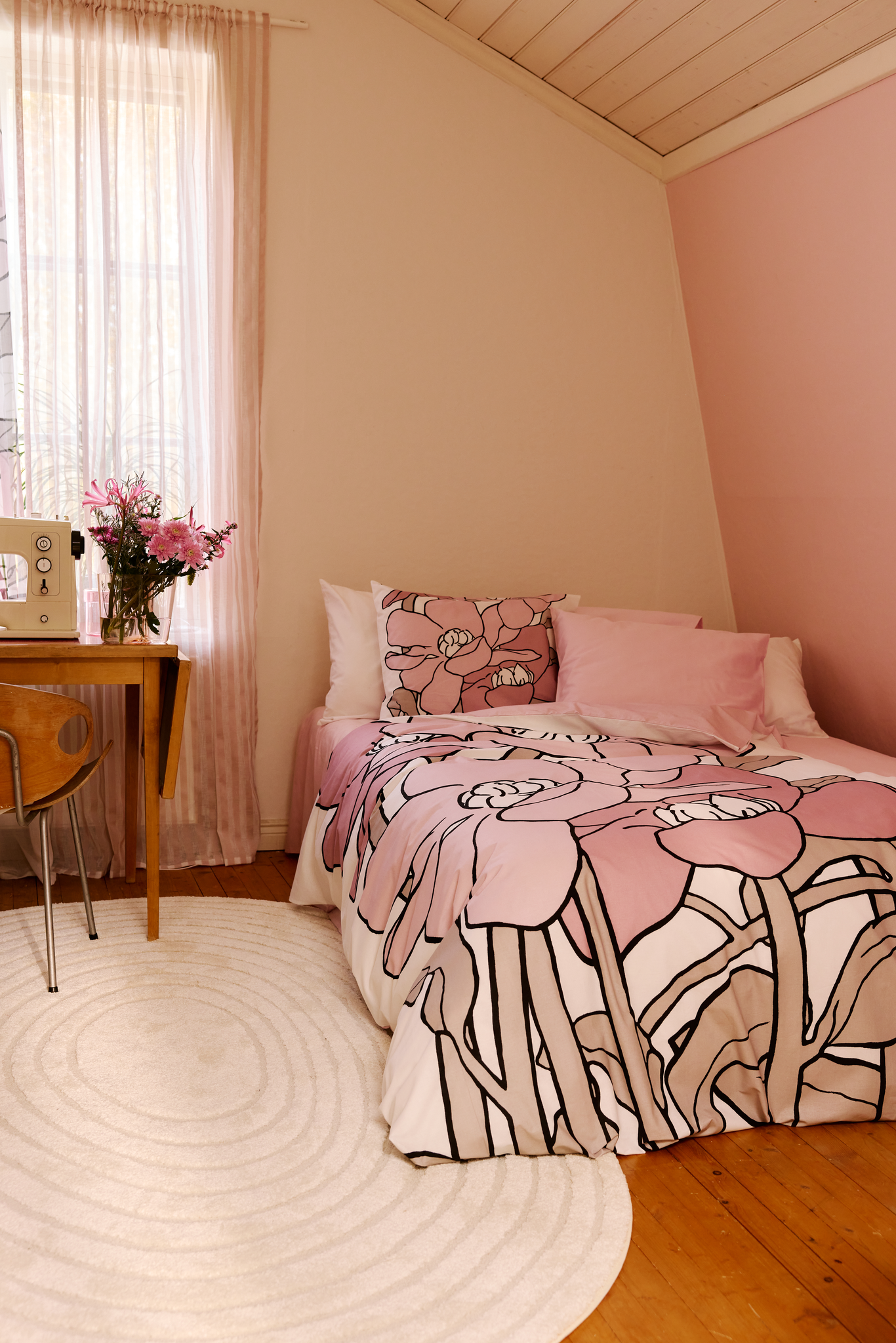 109145-4000_2; Vallila Olivia-pussilakanasetti Roosa / 150x210 cm 