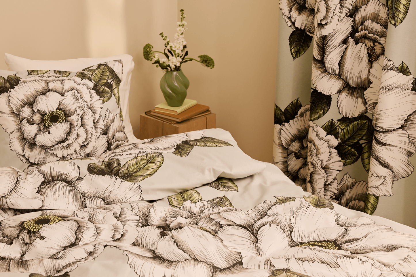 CT002753-7110_3; Vallila Alma-pussilakanasetti Salvianvihreä / 150x210 cm 