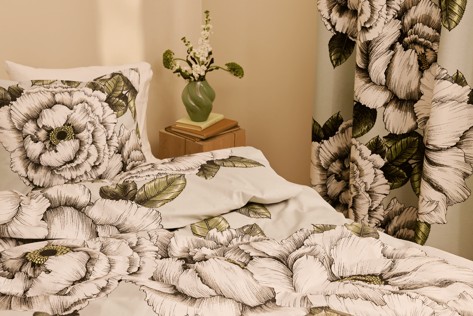 CT002753-7110_3; Vallila Alma-pussilakanasetti Salvianvihreä / 150x210 cm 