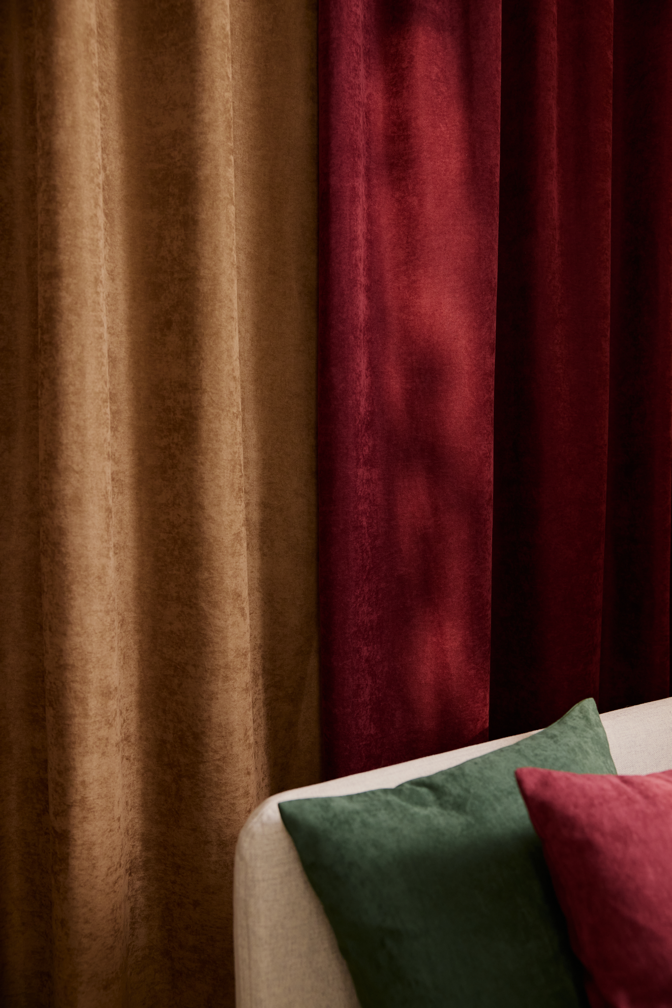 101140-4900_1; Vallila Royal-verho Burgundy / 140x250 cm 