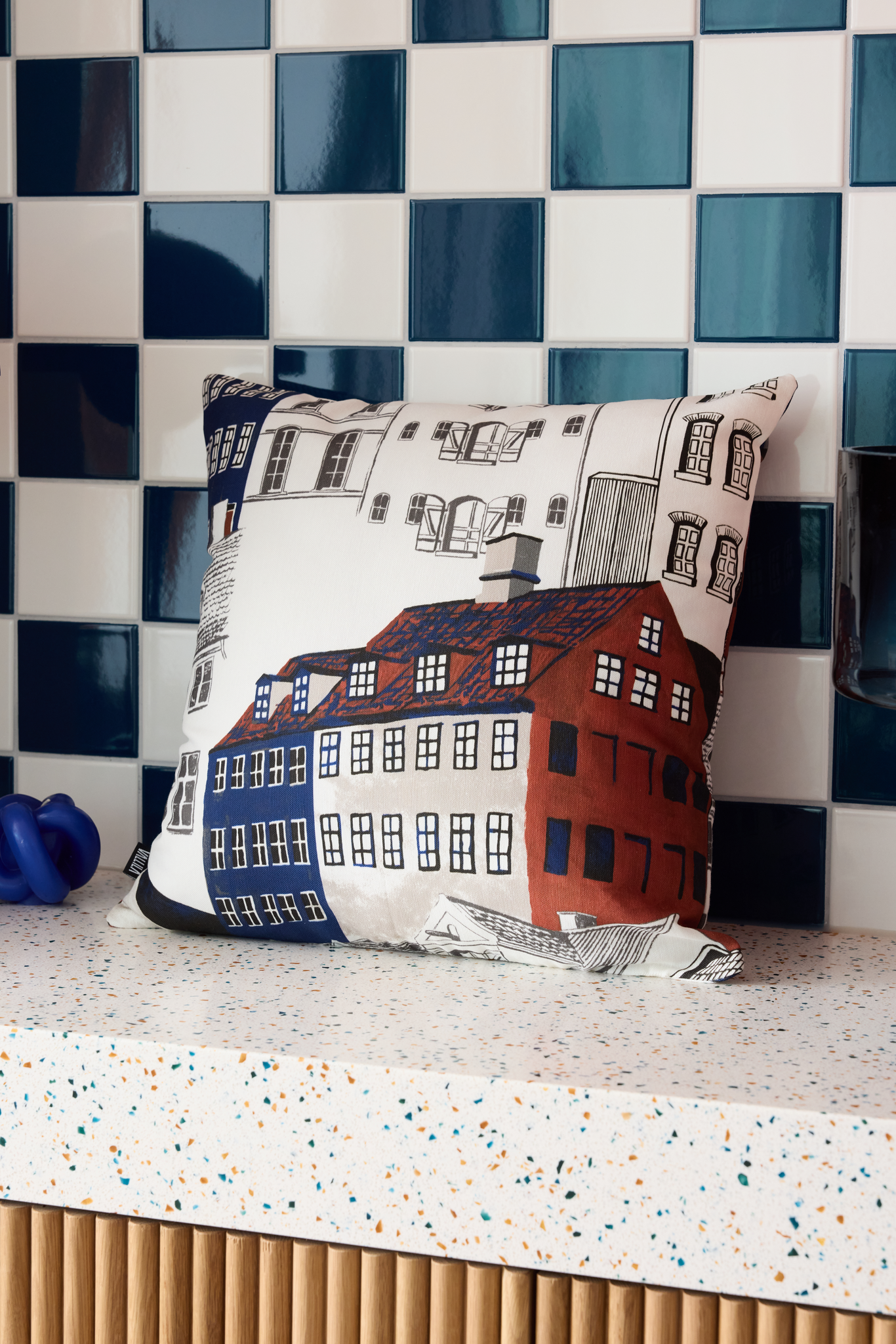 108573-3767_1; Vallila Kobenhavn-koristetyynynpäällinen Monivärinen / 43x43 cm 