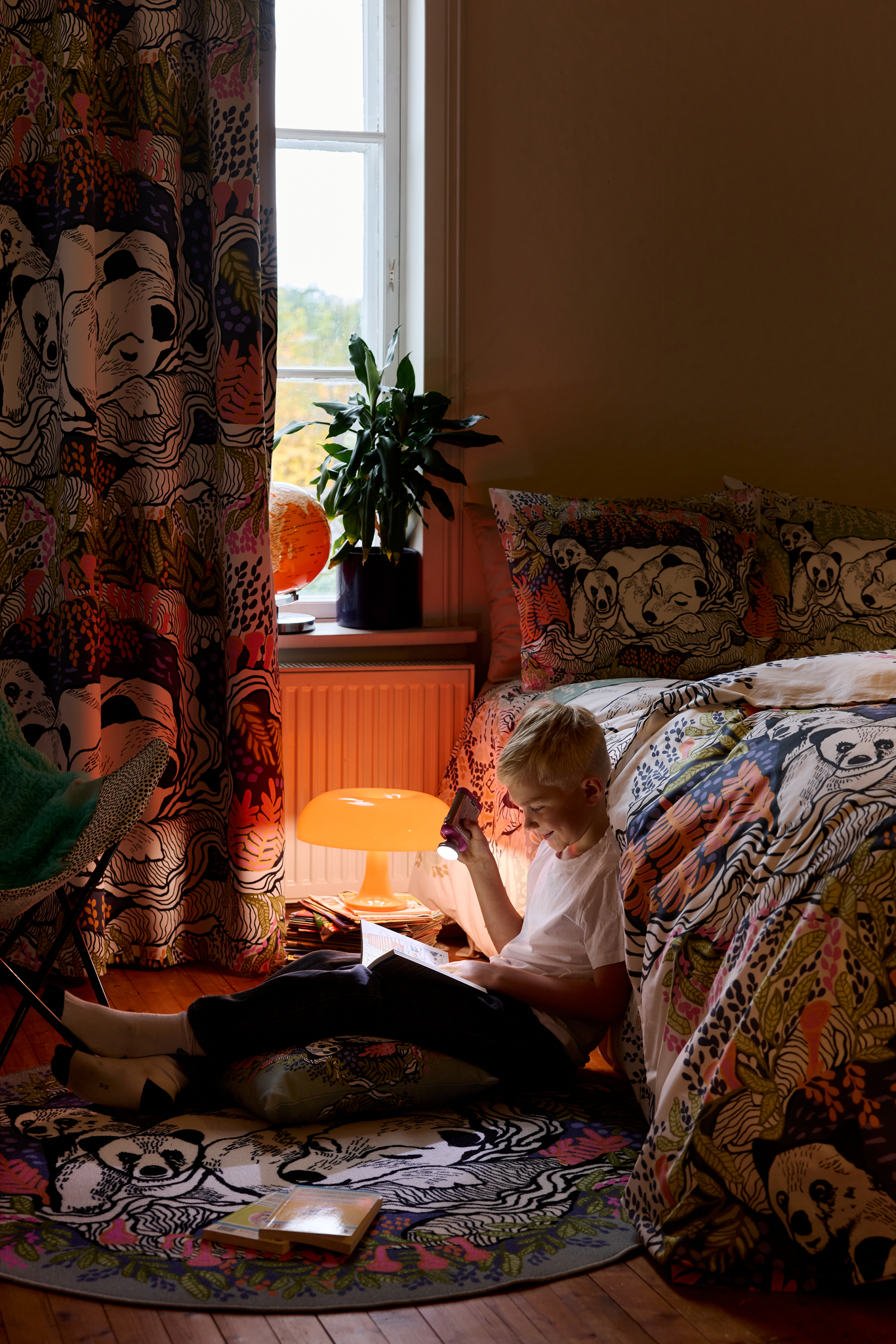 109020-8000_1; Vallila Unikeot-pimennysverho Monivärinen / 140x250 cm 