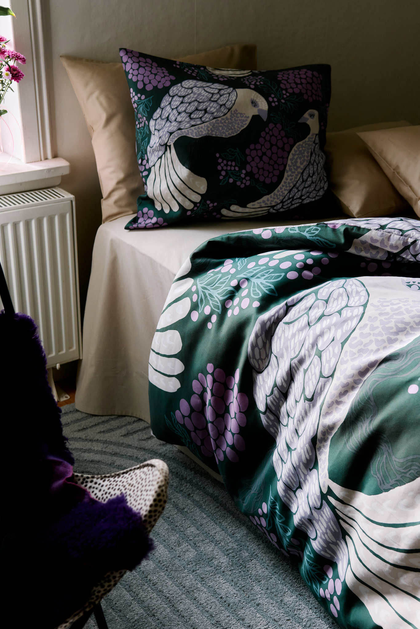 108802-7851_2; 108802-7851_1; Vallila Viserrys-satiinipussilakanasetti Vihreä-violetti / 150x210 cm 