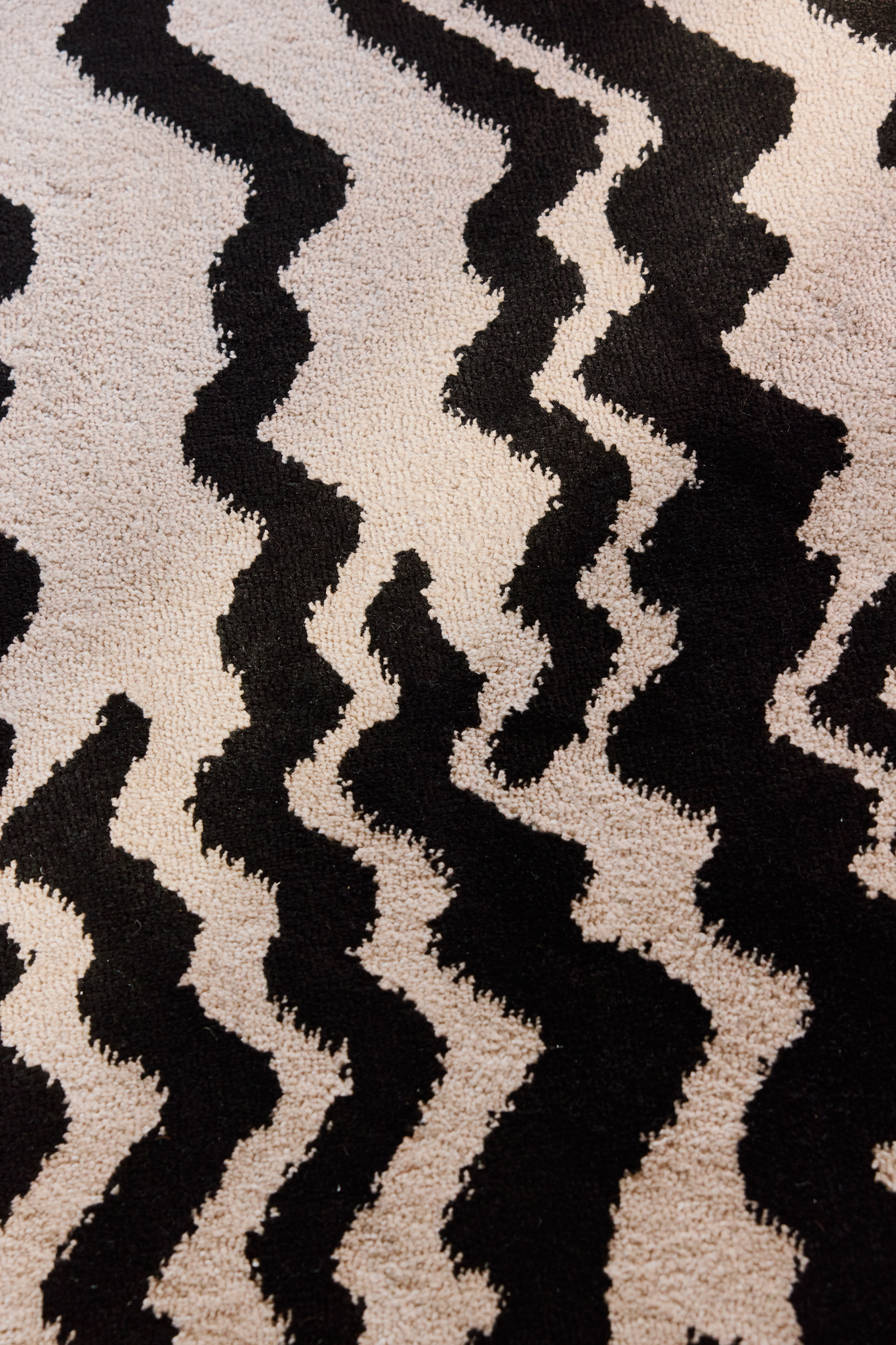 109365-1099_1; 109364-1099_1; Vallila Zebra-matto Beige-musta / 160x230 cm 