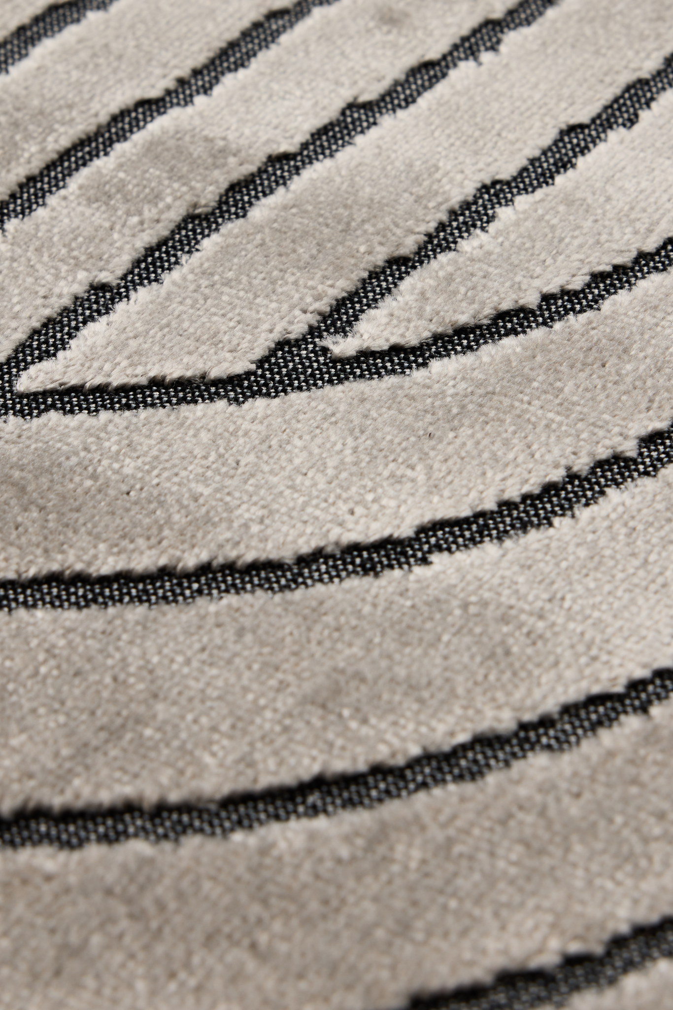 108618-68_2; Vallila Solmu-matto Harmaa / 160x230 cm 