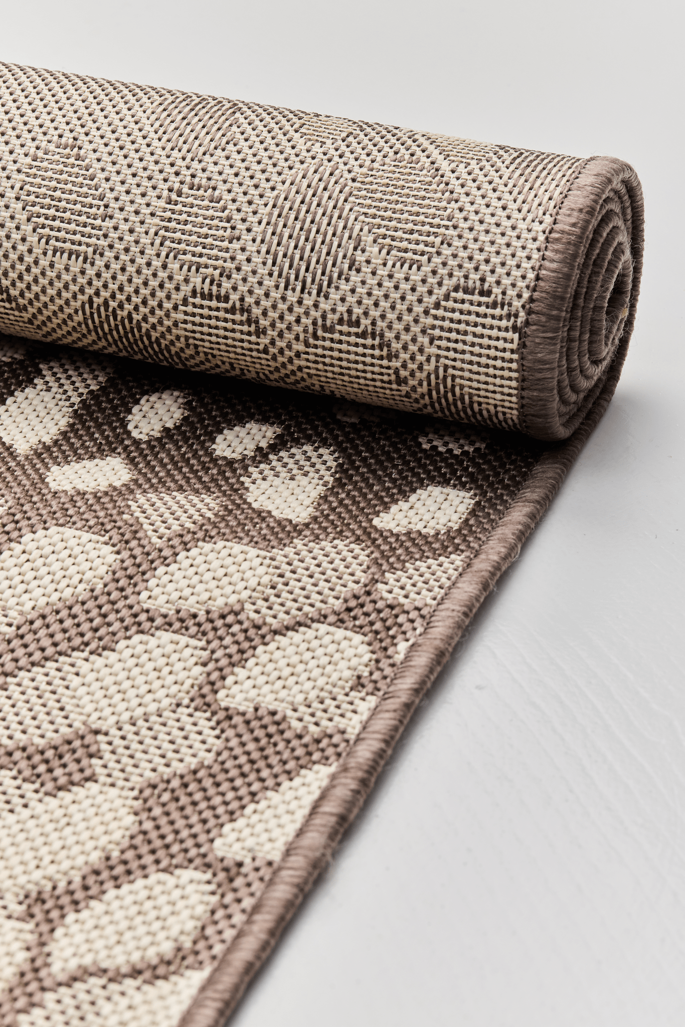 109064-1200_3; 109063-1200_3; 109062-1200_3; 109061-1200_3; 109060-1200_3; 109059-1200_3; Vallila Puuska-käytävämatto Taupe / 80x150 cm 