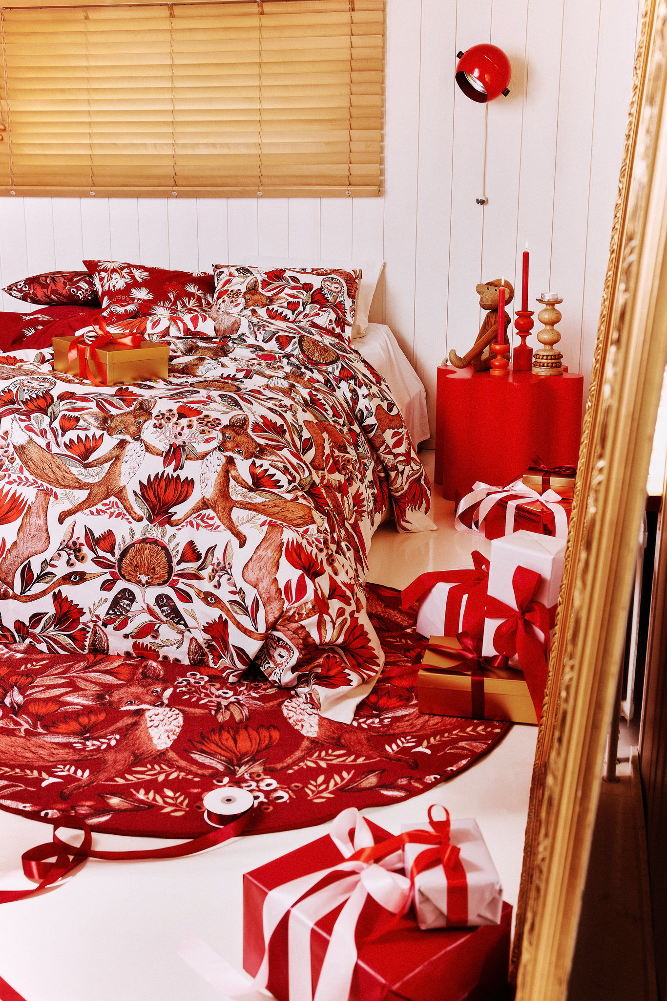 108733-4700_2; Vallila Fabula-matto Punainen / Ø133 cm 