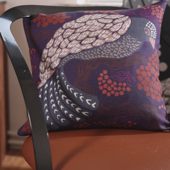 108910-3959_2; Vallila Viserrys-koristetyynynpäällinen Terra-violetti / 43x43 cm 